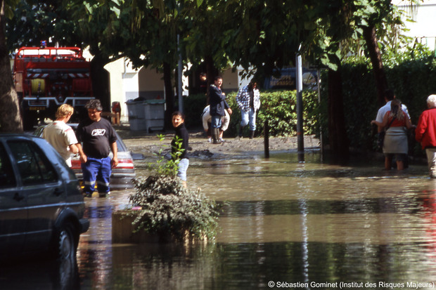 Ségolène ROYAL, Ministre de l’Ecologie, rappelle à l'ordre les maires concernés par les risques d’inondation