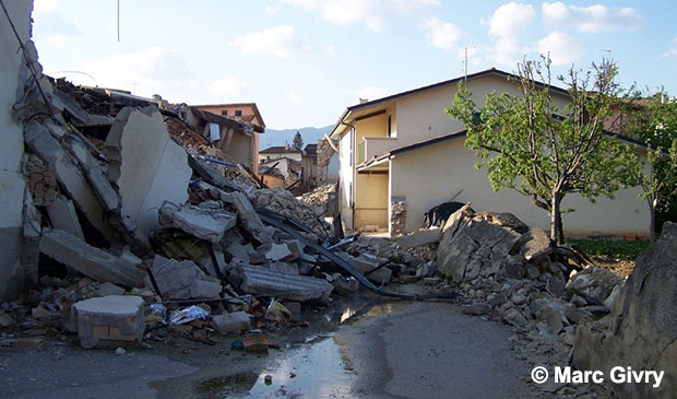 Six morts dans un sisme qui a frapp le nord de l'Italie