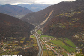 La valle de la Romanche au niveau des Ruines de Schilienne