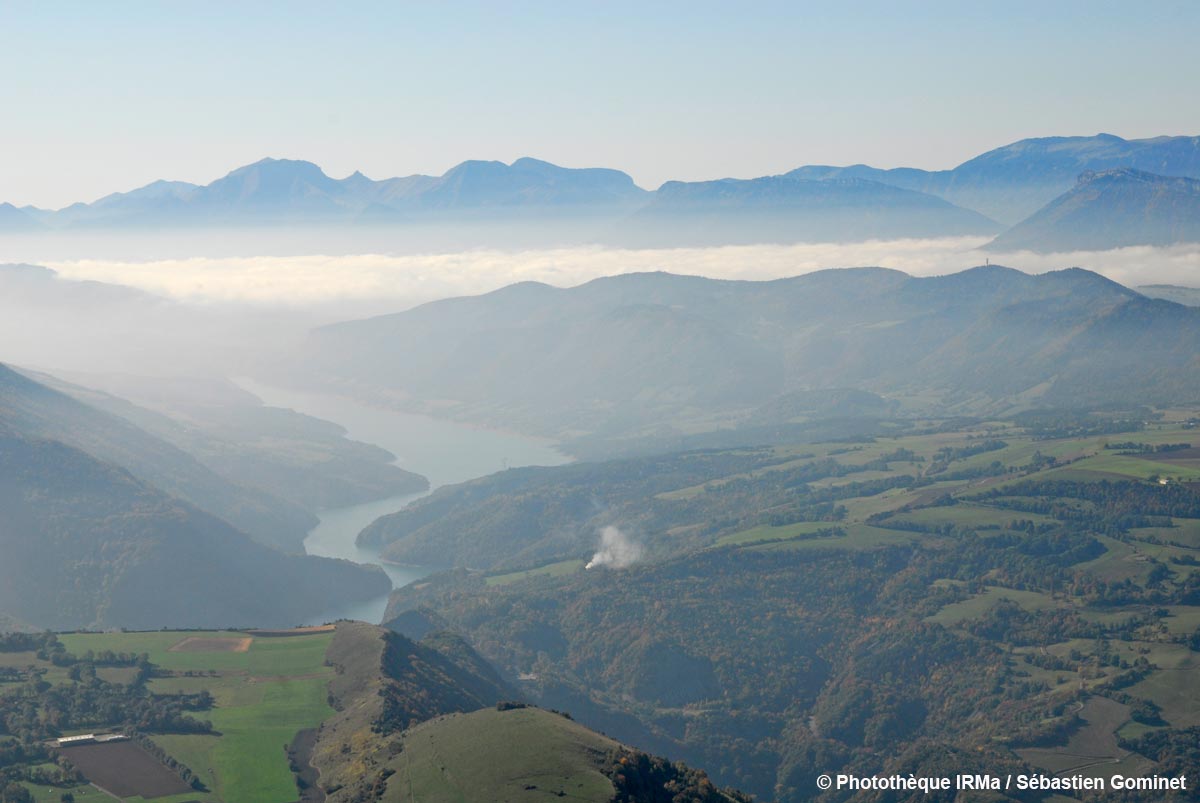 les barrages Risques technologiques Vue aérienne du barrage de Monteynard les barrages Risques technologiques Vue aérienne du barrage de Monteynard