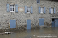 Crue du ruisseau Blanc - route communale inondée en face de l'hôtel de la Loire