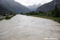 Crue de la Romanche � Bourg d'Oisans le 21 juin 2024 - Les digues sous surveillance