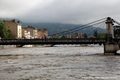 Crue de l'Isère à Grenoble - vue sur le pont Saint-Laurent