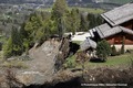 Glissement de terrain à Samoëns (74) - niche d'arrachement vue de l'amont et maison menacée