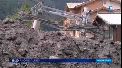 Lanslevillard-Val Cenis ( Savoie) : de gros dégâts provoqués par un glissement de terrain , lors d'un orage