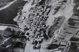 Vue aérienne des débordements du Cristillan à Ceillac en juin 1957 - © AD Hautes-Alpes