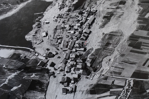 Vue aérienne des débordements du Cristillan à Ceillac en juin 1957 - © AD Hautes-Alpes