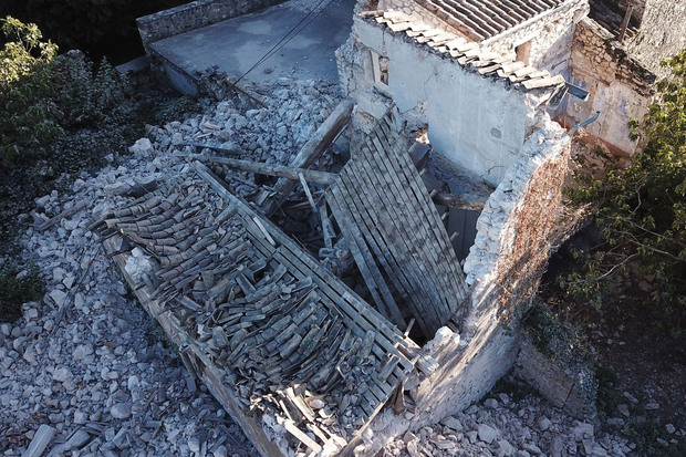 Sisme du Teil - habitation endommagée à La Rouvière  Sbastien Gominet - IRMa