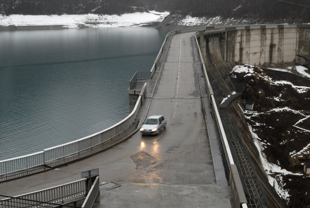 Le barrage du Chambon en Isre  IRMa / Sbastien Gominet