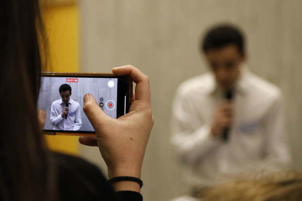 Nuit de la crise joue par les tudaints de SciencesPo Grenoble  Sbastien Gominet