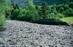 Photo 3 - Lave torrentielle dans le lit du torrent de Saint-Antoine le 4 juin 1998