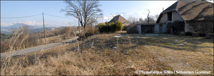 Terrain de la maison acquise par l'Etat dans le cadre de la loi Barnier à Monestier-du-Percy après sa démolition