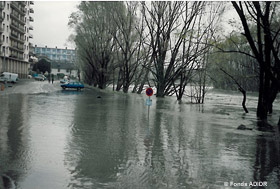 Inondation des quais  La Tronche en 1992