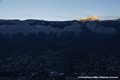 La falaise du Saint-Eynard et le sommet de Chamechaude qui s'illumine au petit matin