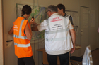 L'IRMa a particip aux Ateliers PREVIRISQ Inondations, organis par lANEB avec laide cette anne du SM3A. L'institut a assist  plusieurs confrences et tables rondes, et a propos deux ateliers pratiques : un exercice de gestion des digues en situation de crue qui a permis de sinterroger sur lorganisation du gestionnaire douvrages : comment assurer la surveillance des digues en cas de crue ? Quels services mobiliser en interne ? Comment mener des interventions durgence en cas de dsordres ? Quelles relations avec les communes et la prfecture ? Comment communiquer ? ; et un exercice Plan communal de sauvegarde (PCS) o les participants ont d dclencher et utiliser leur PCS face  une inondation. Ils ont endoss le rle des lus et agents de la commune et assur la scurit des personnes, des biens et de lenvironnement. Les dfis ont t nombreux et le travail interservices indispensable (avec les pompiers, le gestionnaire douvrages, les gendarmes, la Prfecture, les associations agres de scurit civile ) sans oublier lindispensable communication de crise.
