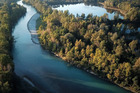 L'Institut des Risques Majeurs et l'Association Rivire Rhne Alpes Auvergne  (ARRA) poursuivent leur collaboration pour vous proposer une nouvelle srie sur la prvention des inondations et la restauration cologique des cours d'eau que permettent aujourd'hui les travaux de recul de digue. Une srie qui fait suite  celle produite par l'ARRA en 2019 'Trames Vertes & Bleues : la vie au cur des territoires' et qui avait dj t ralise par l'IRMa. Un premier pisode, 'l'Arve et le Giffre', ralis sur le territoire du Syndicat Mixte d'Amnagement de l'Arve et de ses affluents (SM3A) est en ligne sur notre chaine Youtube. A voir sans plus attendre !