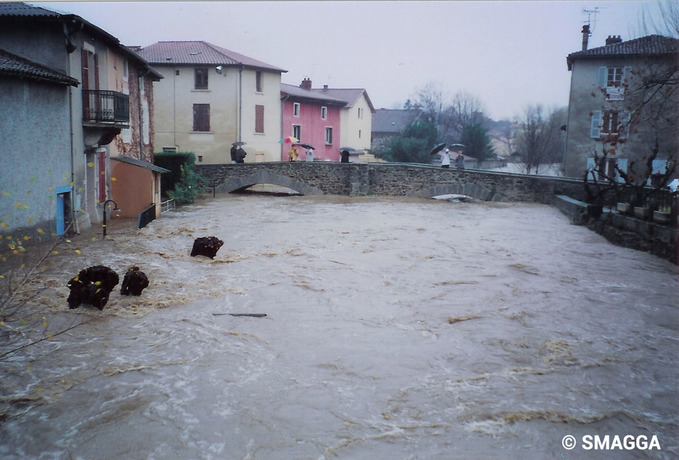 Crue du Garon au Pont Vieux  Brignais