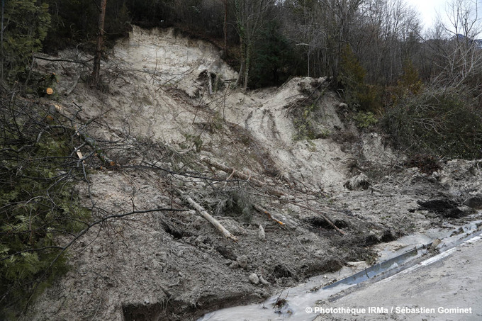 Glissement de terrain sur le coteau des Jayres  Claix