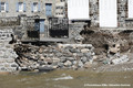Entrée et parking de l'hôtel de la Loire détruits par la crue du ruisseau de l'Holme