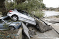 Inondations  Trbes (Aude) le 15 octobre 2018 - Carcasses de voitures sur le parking en rive gauche