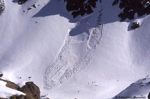 Avalanche de plaque au dessus du lac du Crozet