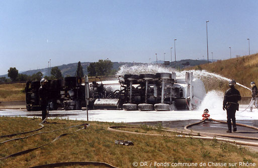 Accident d'un camion citerne transportant de l'essence