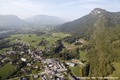 Vue aérienne de la gorge des Manauds, des plages de dépôt et du village du Châtelard (Savoie)