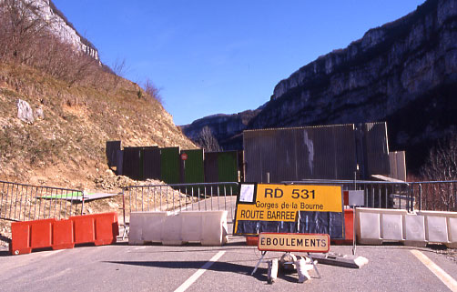 Eboulement sur la RD 531 dans les gorges de la Bourne