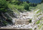 Succession de seuils dans le chenal d'coulement du torrent du Manival