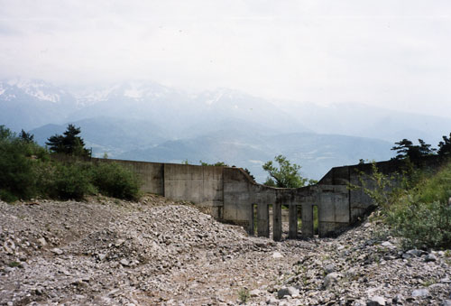 Barrage d'arrt et plage de dpt du torrent du Manival