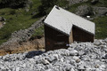 Crue du torrent des �tan�ons � la B�rarde - habitation engrav�e en rive droite