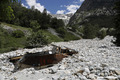 Crue du torrent des �tan�ons � la B�rarde - habitation engrav�e jusqu'au toit