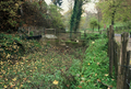 Barrage d'arrt et plage de dpt dans le ruisseau de Chtelonnire