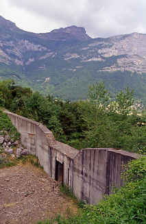 Torrent de la Lampe : gros plan sur le barrage d'arrêt